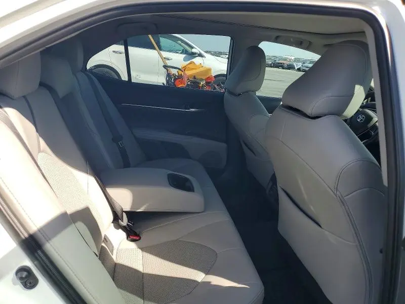 2023 TOYOTA CAMRY XLE  