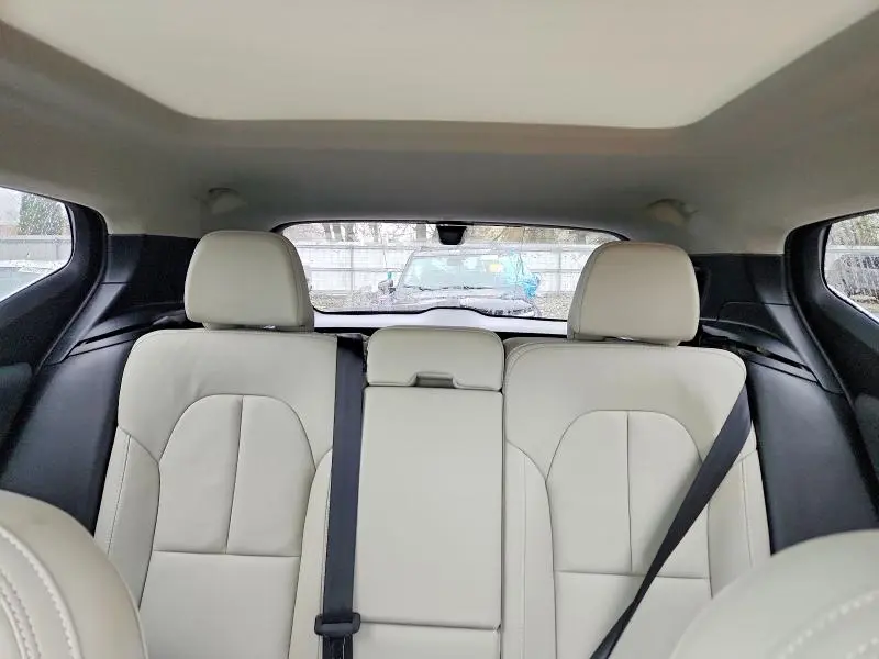 2024 VOLVO XC40 ULTIMATE  