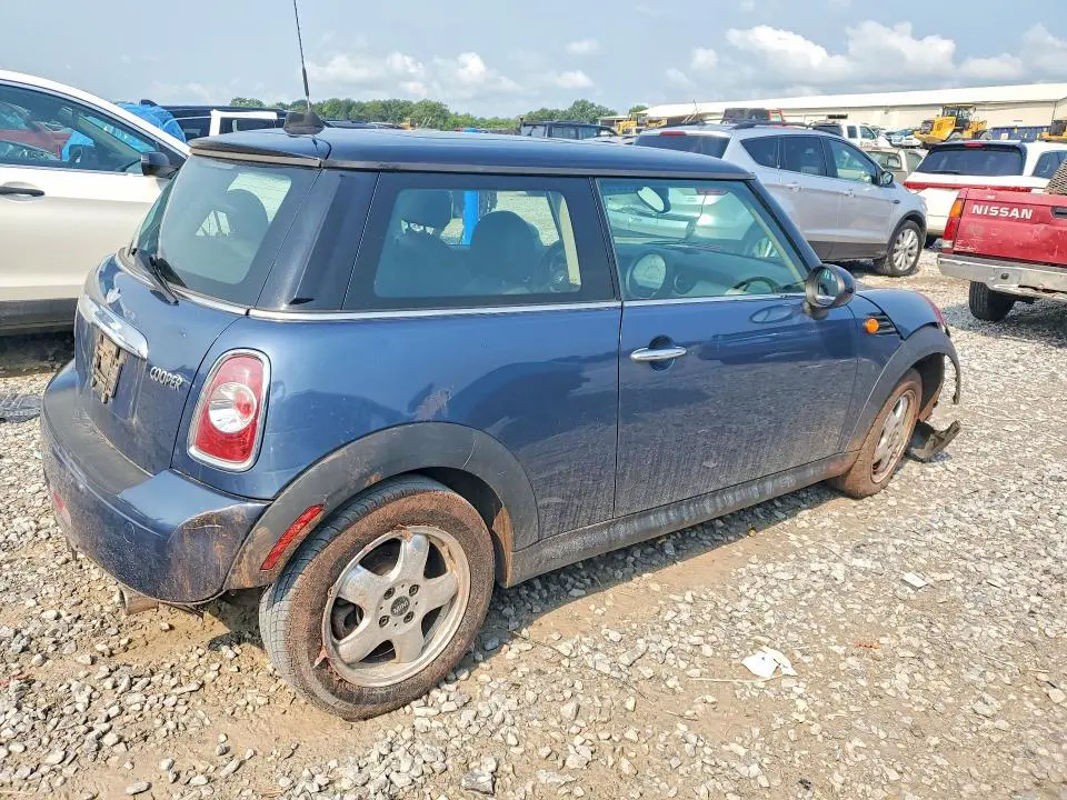 2011 MINI COOPER   