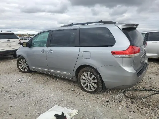 2011 TOYOTA SIENNA XLE  