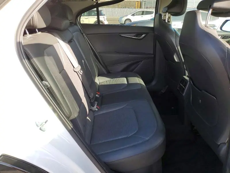 2023 KIA NIRO SX  