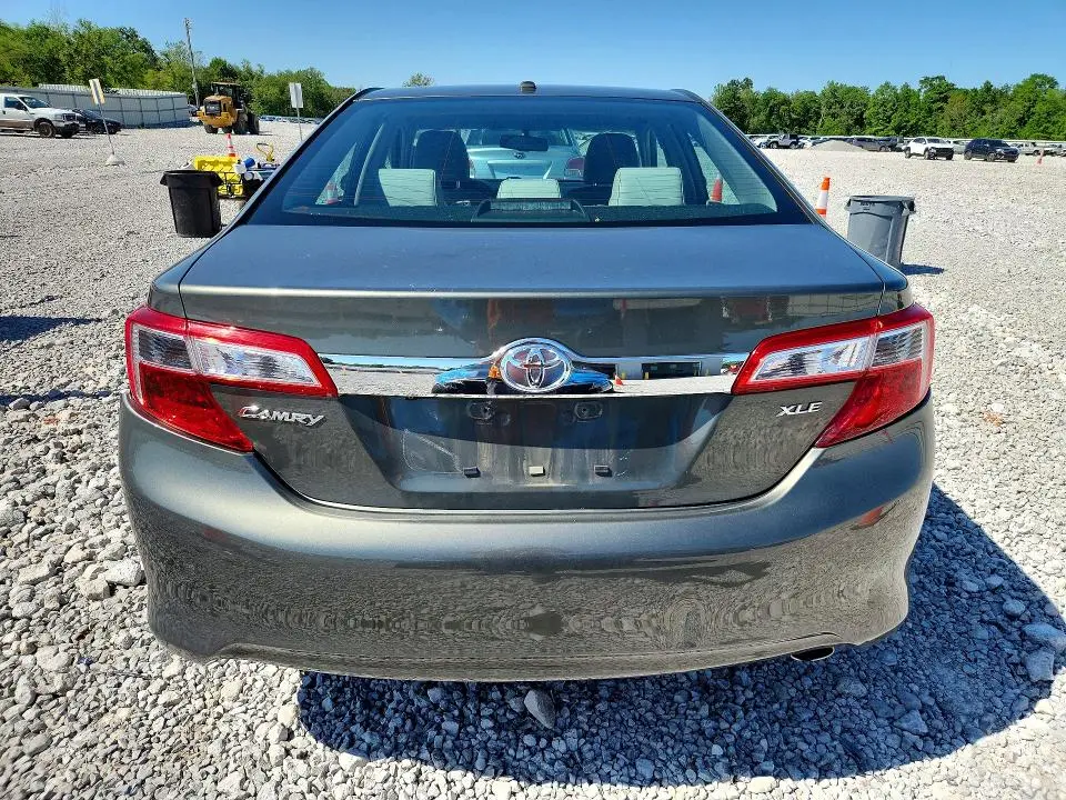 2014 TOYOTA CAMRY XLE  