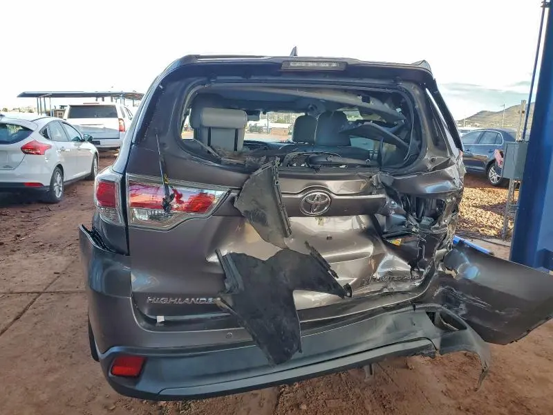 2016 TOYOTA HIGHLANDER LIMITED  