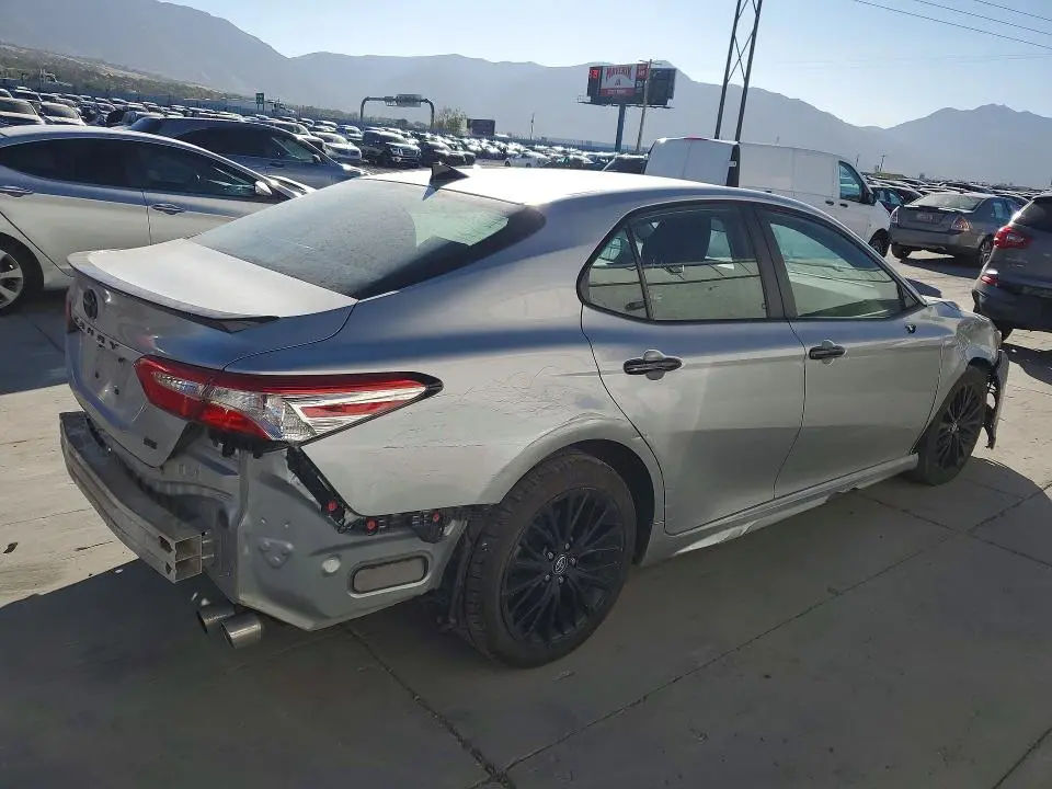 2020 TOYOTA CAMRY SE NIGHTSHADE  