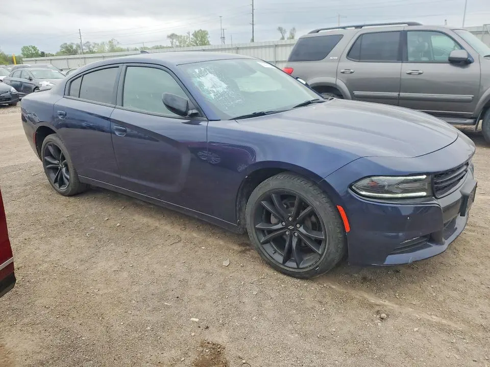 2017 DODGE CHARGER SXT  