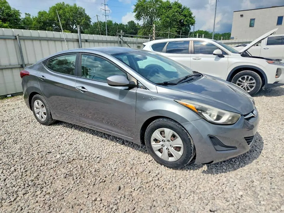 2016 HYUNDAI ELANTRA SE  