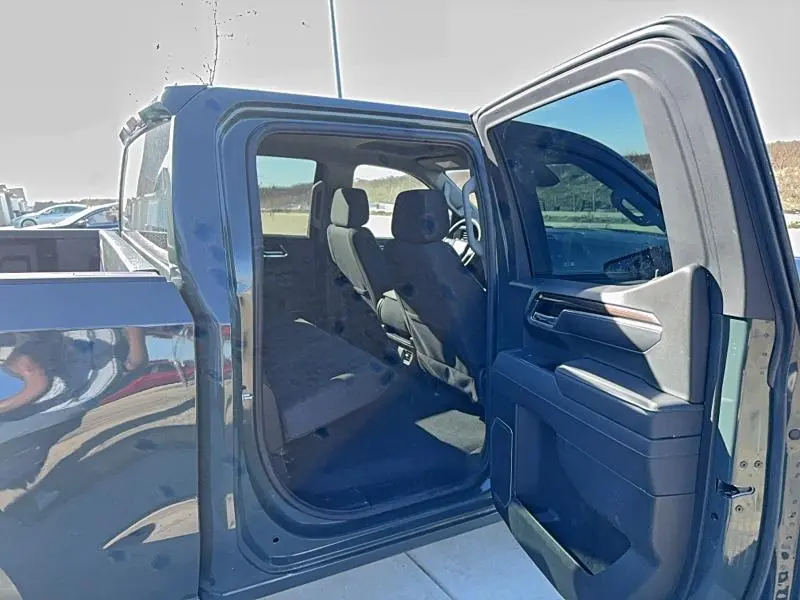 2025 CHEVROLET SILVERADO K1500 LT  