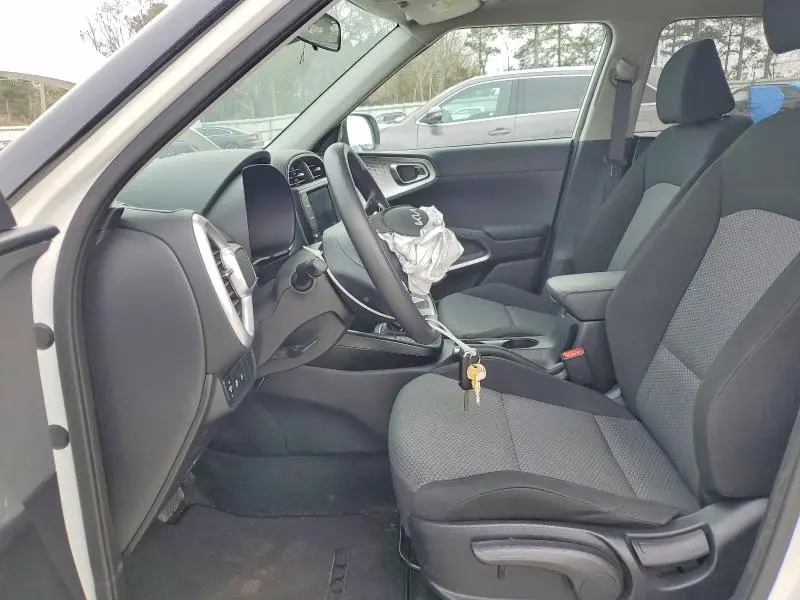 2023 KIA SOUL LX  