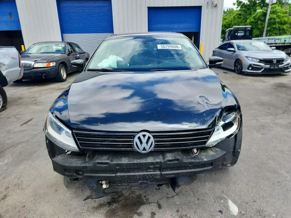 2012 VOLKSWAGEN JETTA SE  