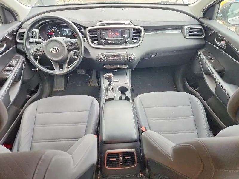 2016 KIA SORENTO LX  