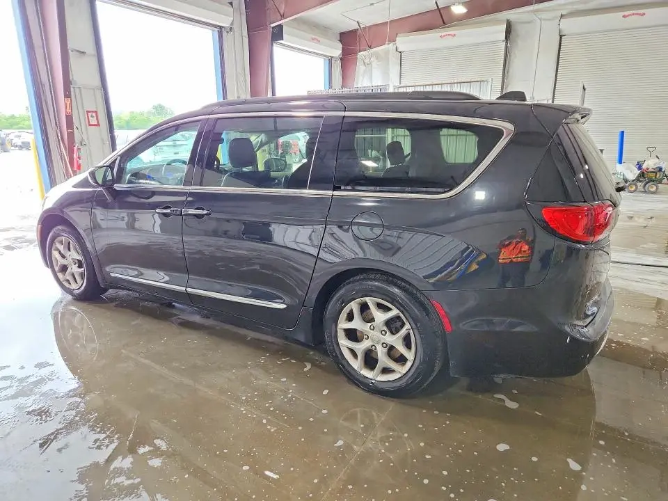 2017 CHRYSLER PACIFICA TOURING L  