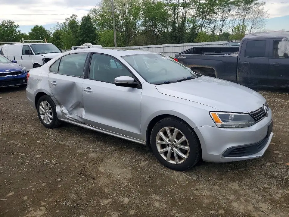 2012 VOLKSWAGEN JETTA SE  