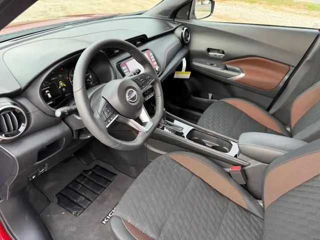 2024 NISSAN KICKS SR  