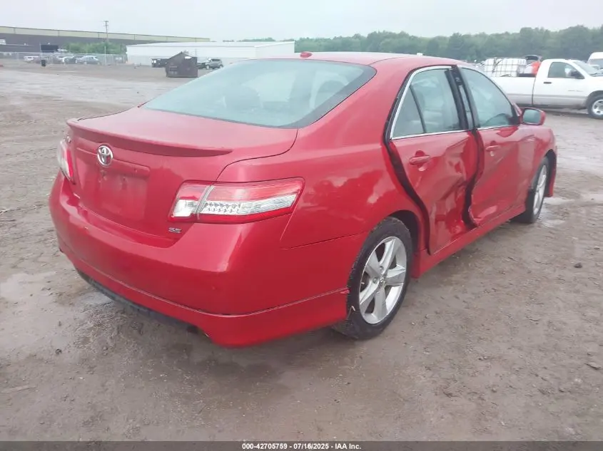 2011 TOYOTA CAMRY SE