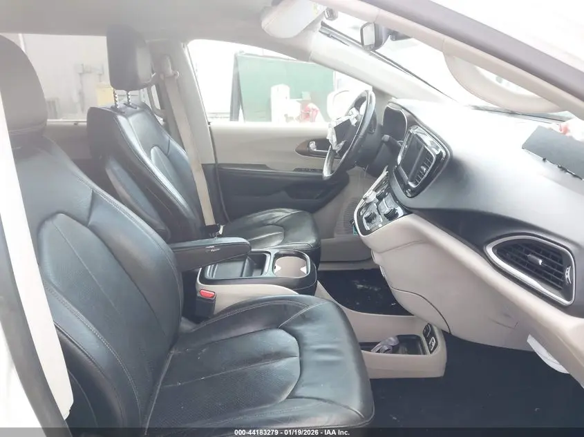 2019 CHRYSLER PACIFICA TOURING L