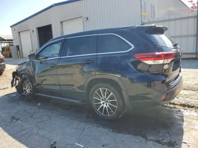 2017 TOYOTA HIGHLANDER SE  