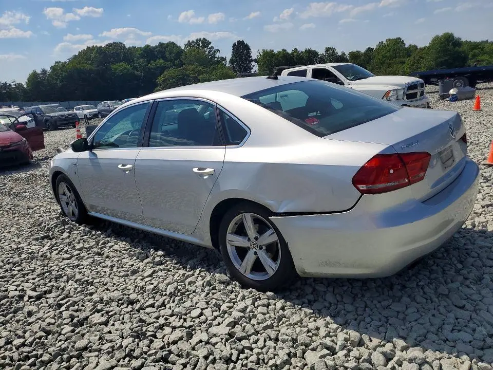 2015 VOLKSWAGEN PASSAT S  