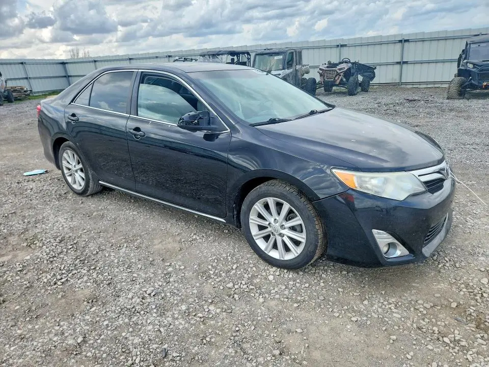 2014 TOYOTA CAMRY XLE  