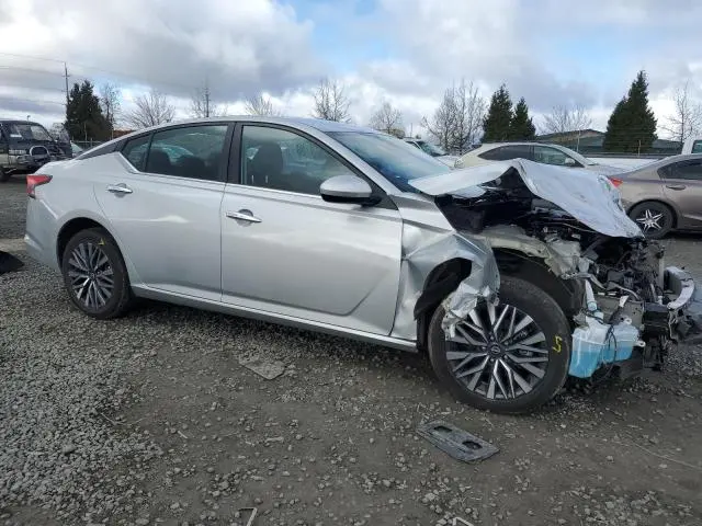 2023 NISSAN ALTIMA SV  