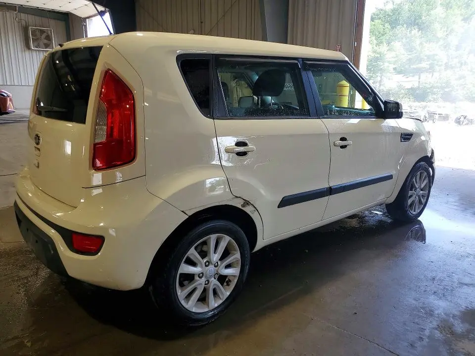 2013 KIA SOUL +  