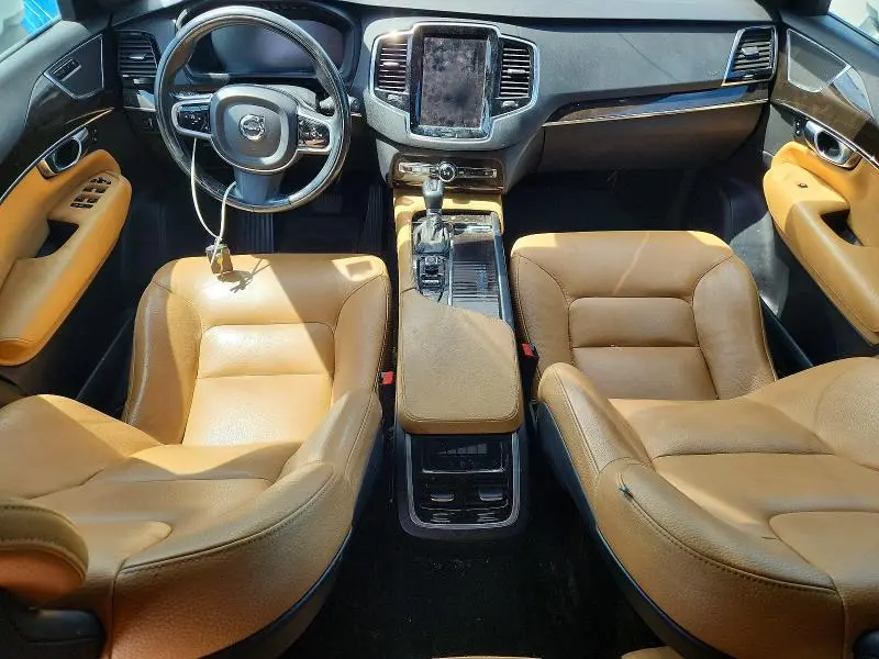 2018 VOLVO XC90 T6  