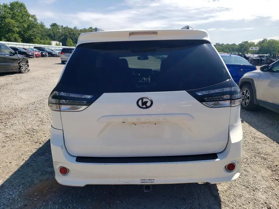 2015 TOYOTA SIENNA SPORT  