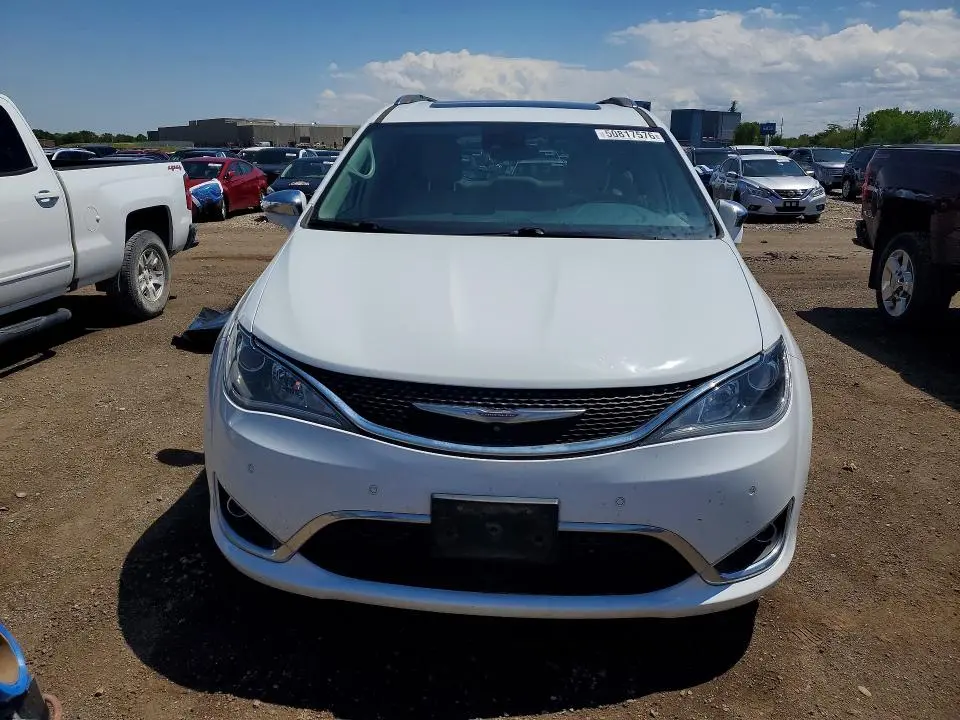 2017 CHRYSLER PACIFICA LIMITED  