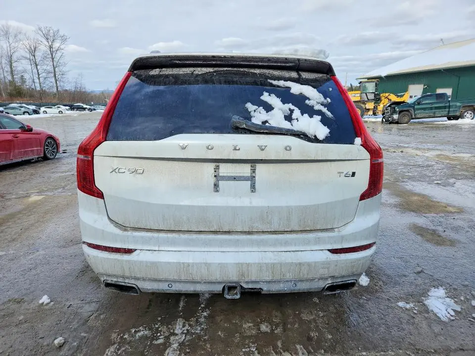 2016 VOLVO XC90 T6  