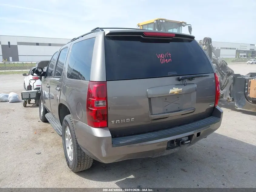 2011 CHEVROLET TAHOE LS