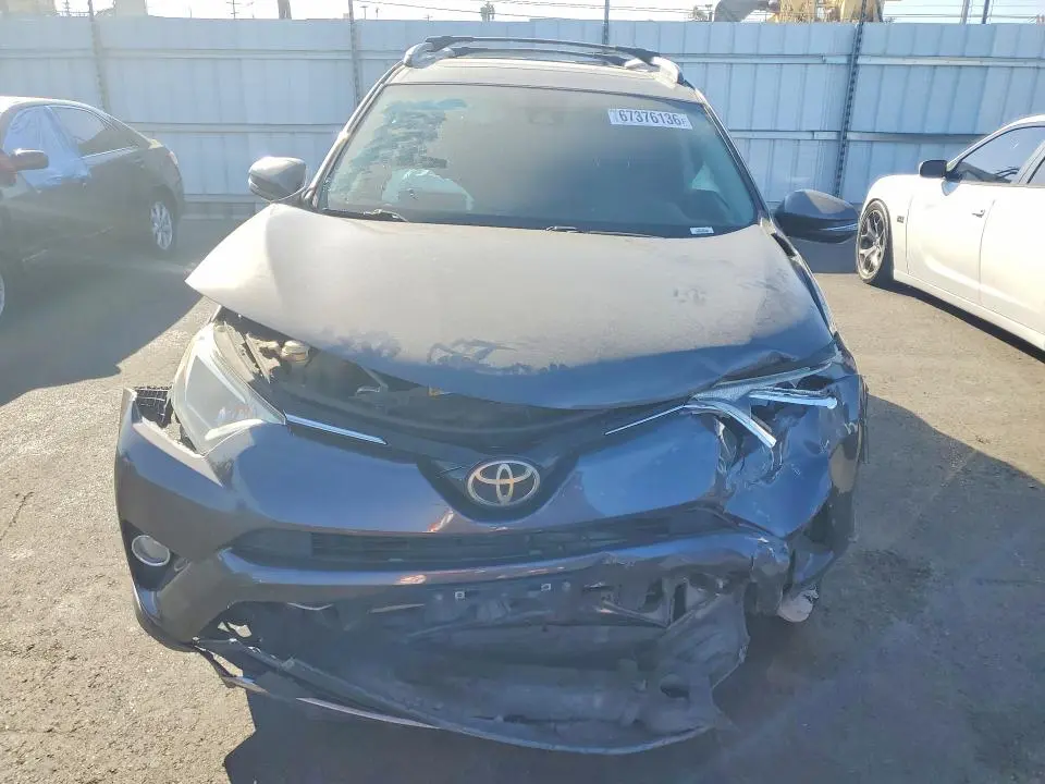 2017 TOYOTA RAV4 XLE  