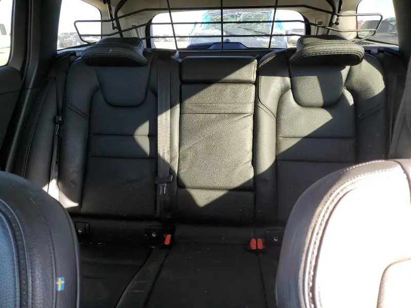 2020 VOLVO V60 CROSS COUNTRY T5 MOMENTUM  