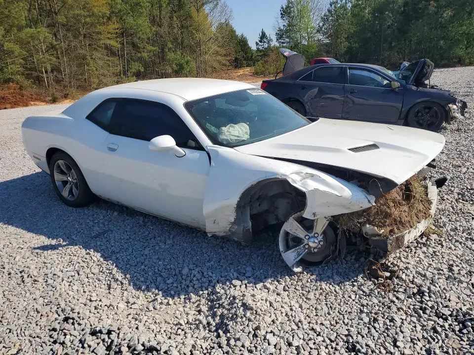 2015 DODGE CHALLENGER SXT  