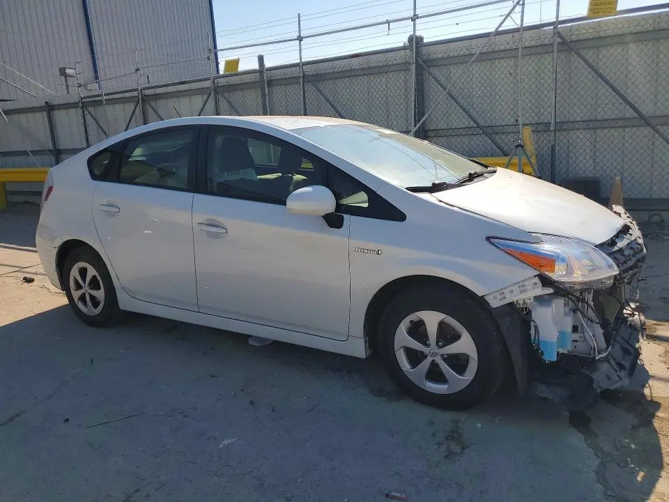 2015 TOYOTA PRIUS THREE  