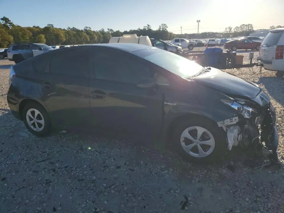 2015 TOYOTA PRIUS THREE  