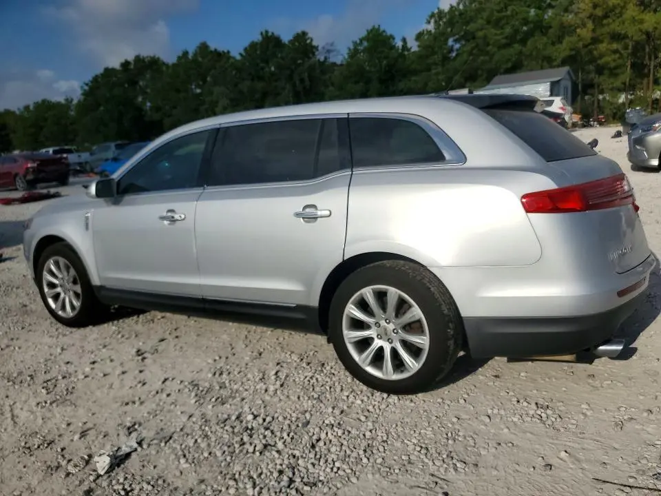 2016 LINCOLN MKT   