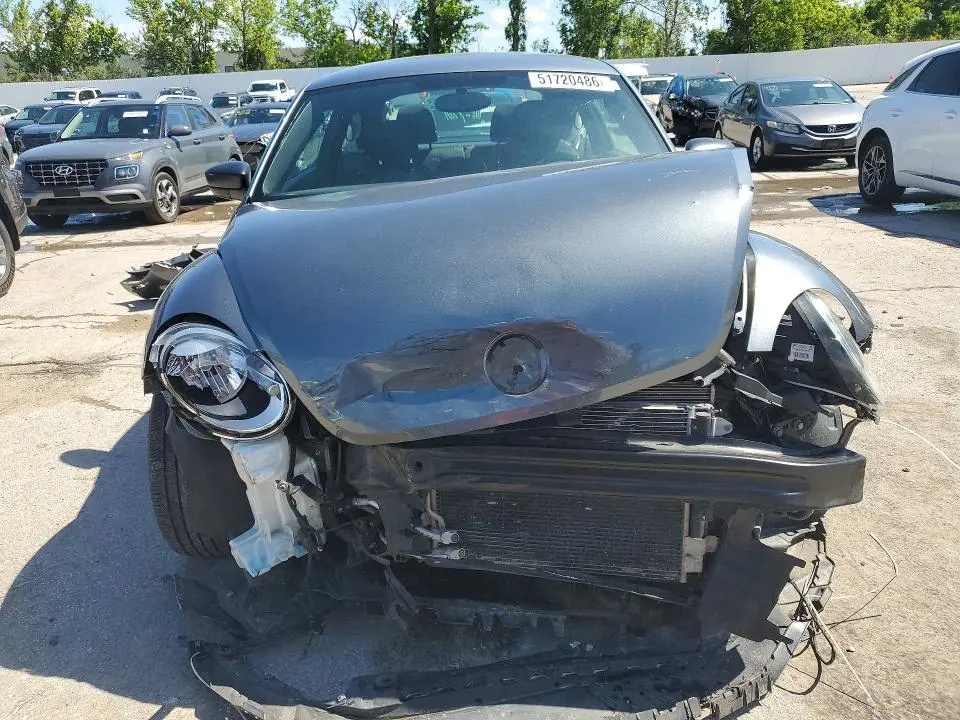 2018 VOLKSWAGEN BEETLE S  