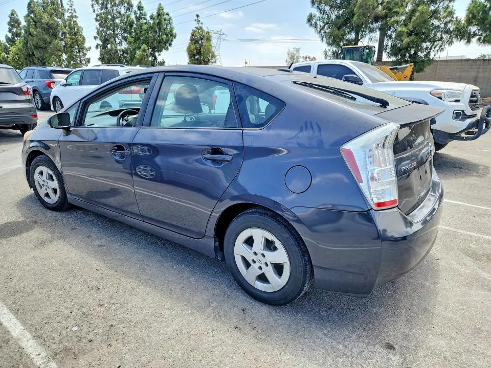 2010 TOYOTA PRIUS III  
