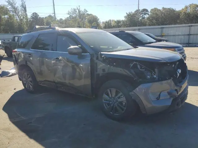 2025 NISSAN PATHFINDER SV  