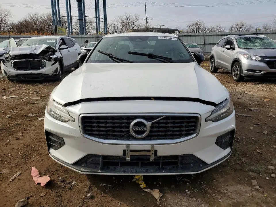 2019 VOLVO S60 T6 R-DESIGN  
