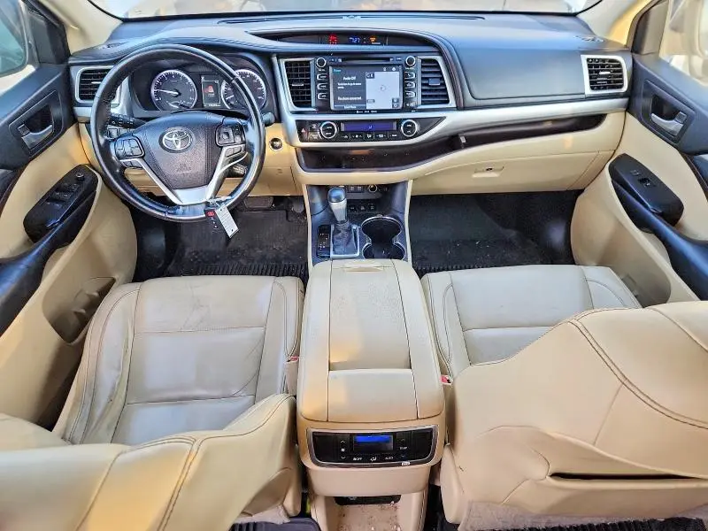 2017 TOYOTA HIGHLANDER XLE  
