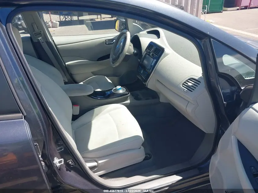 2013 NISSAN LEAF SV