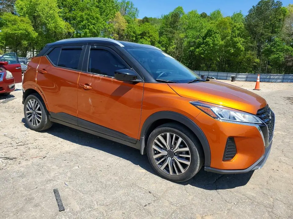 2024 NISSAN KICKS SV  