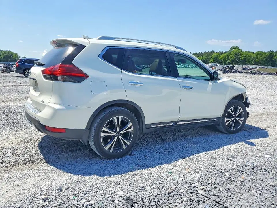 2017 NISSAN ROGUE SL  