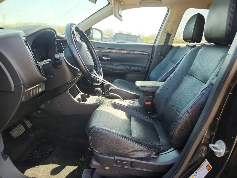 2016 MITSUBISHI OUTLANDER SE  