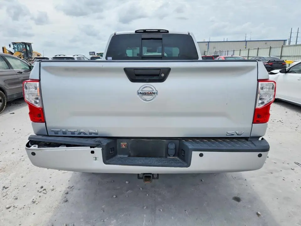 2017 NISSAN TITAN SV  