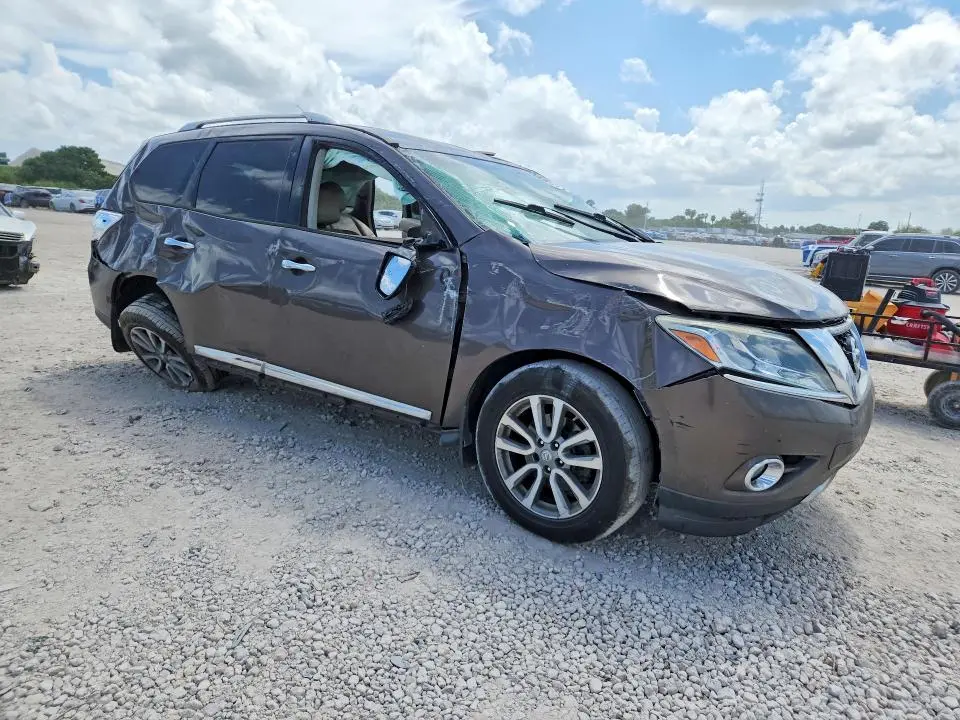 2016 NISSAN PATHFINDER SL  