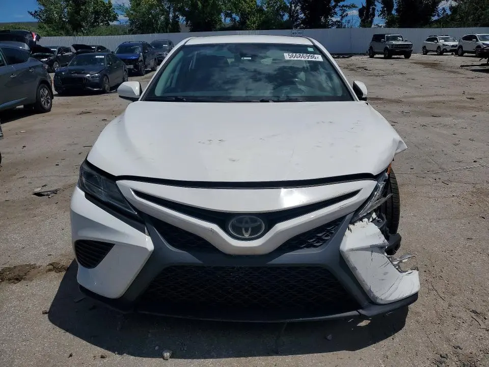 2019 TOYOTA CAMRY SE  