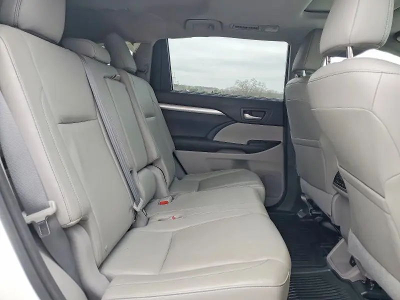 2015 TOYOTA HIGHLANDER XLE  