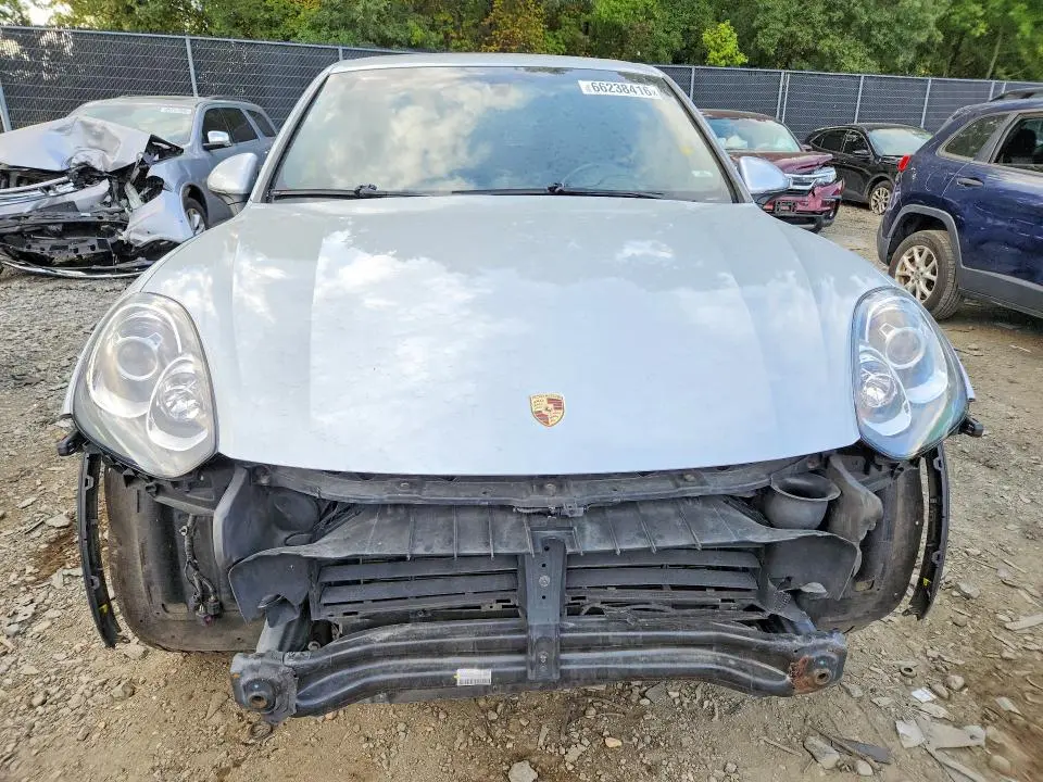 2016 PORSCHE CAYENNE   