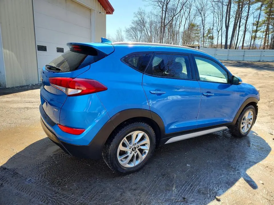 2017 HYUNDAI TUCSON SE PLUS  